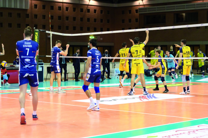 Volley Superlega, alla Consar resta la Challenge Cup "La squadra